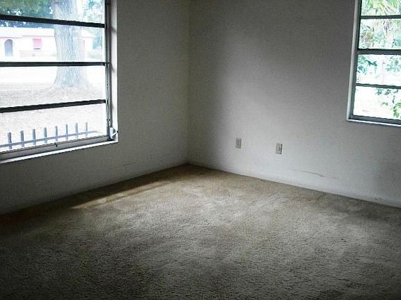 5th image of 994 Altara Ave