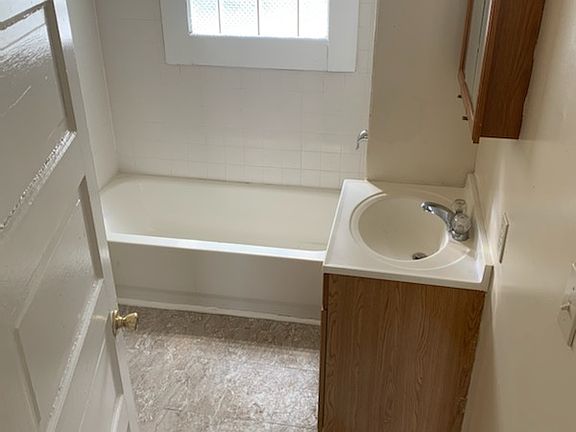 3rd image of 2142 W 105th St #1