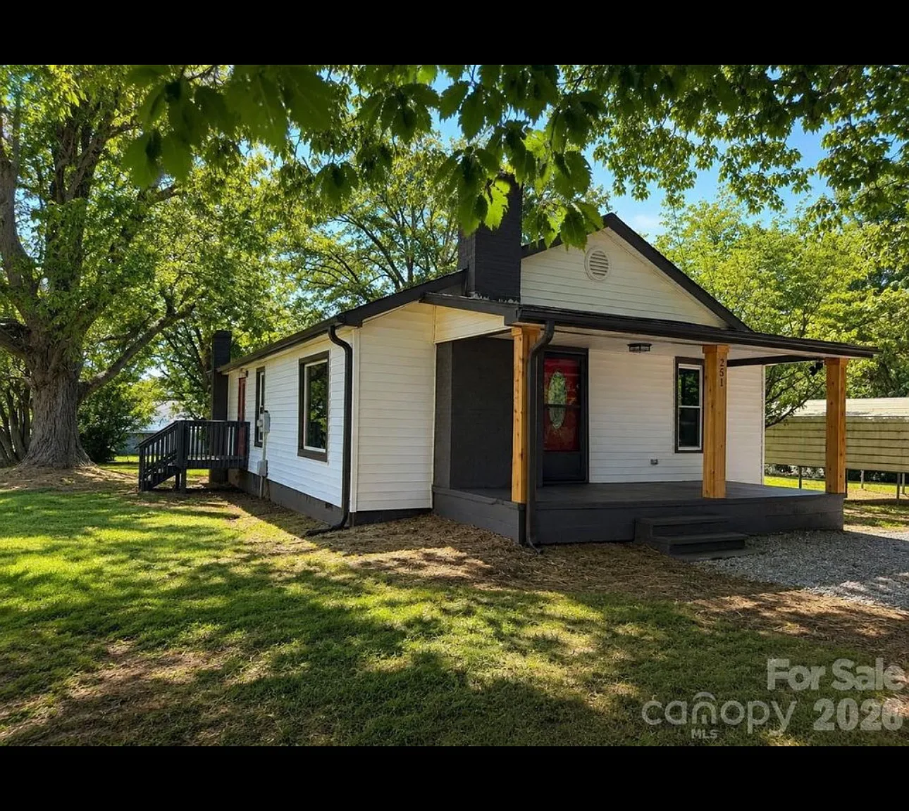 3 bed, 1152 sqft, $1,750 — Photo 2
