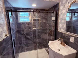304 5th St, Union City, NJ 07087