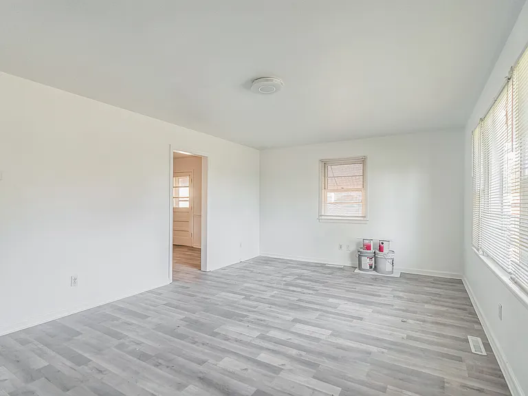 1676 Brittany Ln — Photo 6