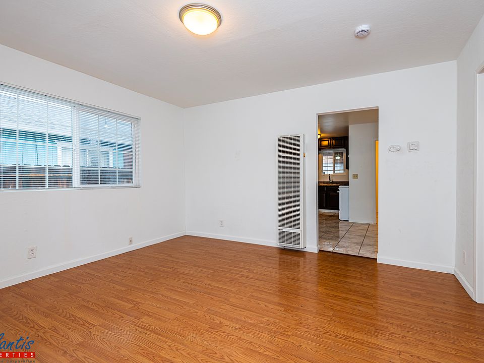 1st image of 80 Sunset Ct