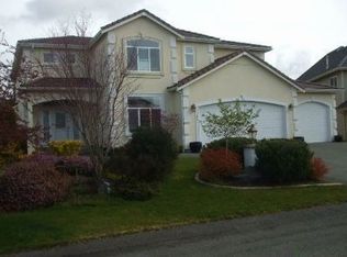 17 Mount Rainier Loop E, Bonney Lake, WA 98391