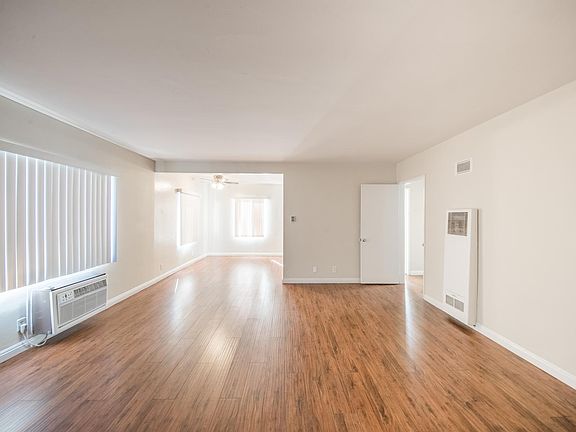 2nd image of 14215 Sylvan St APT 1