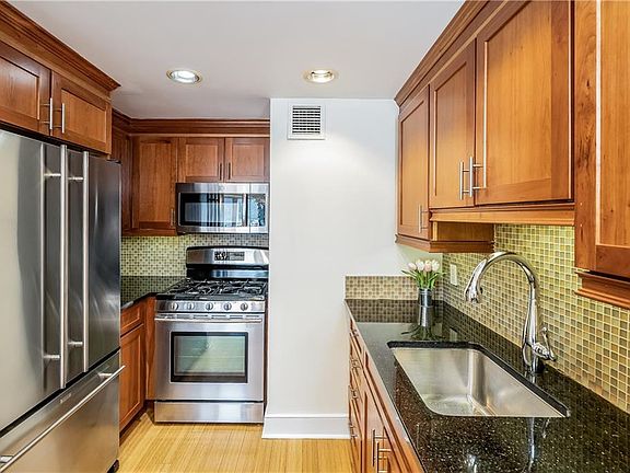 5th image of 1020 Warburton Ave APT 12E