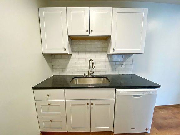 2nd image of 2424 4th St NE Unit 100