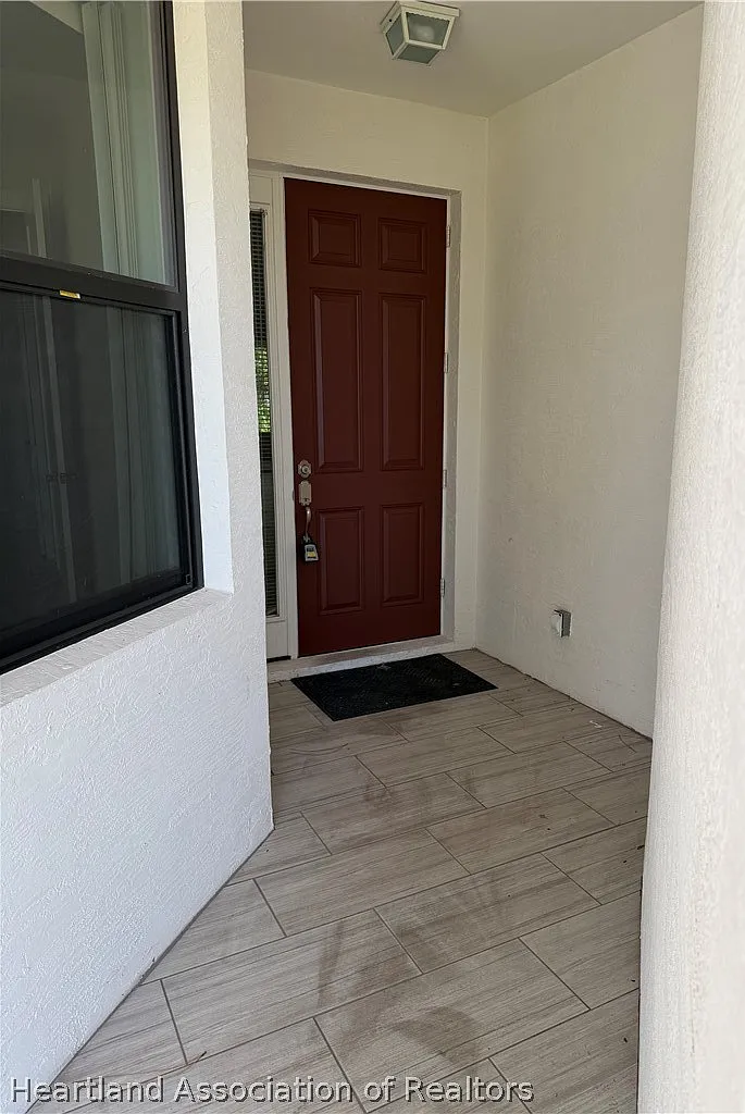 3 bed, 2.0 bath, 1390 sqft, $1,700 — Photo 2
