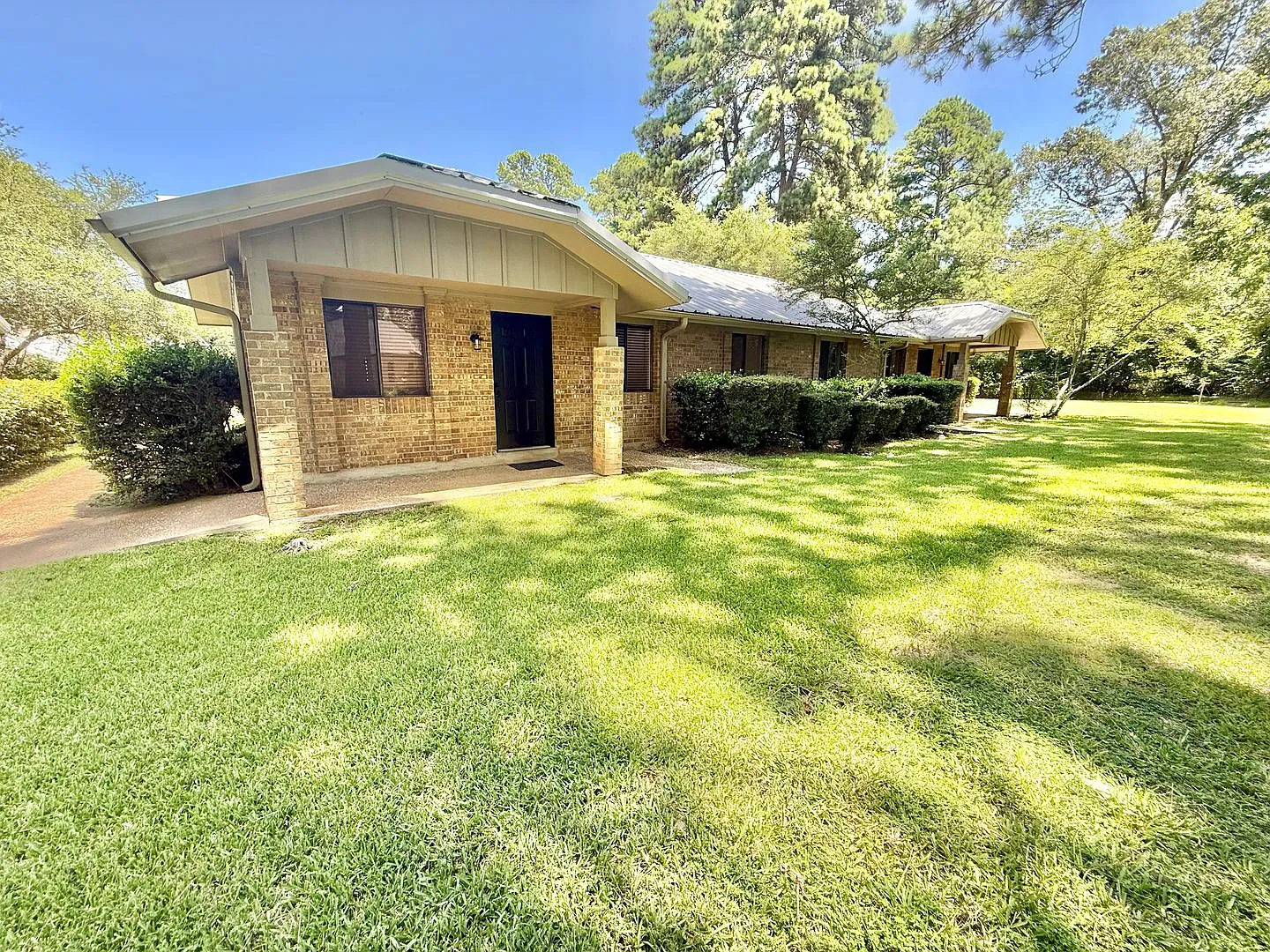 Renovated 2-bed/2-bath with all appliances! — Photo 2