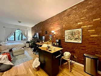 Rented by Best Apartments North Inc