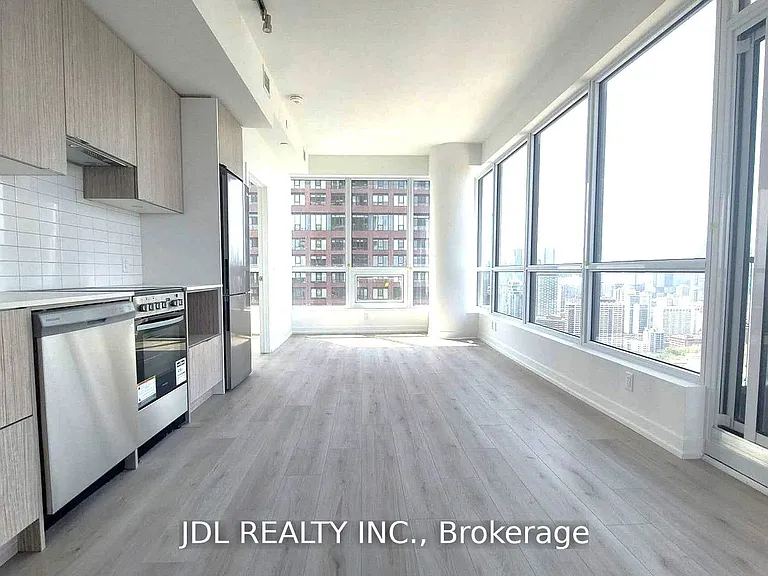 395 Bloor St E #3802 — Photo 1