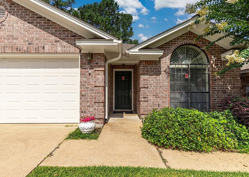 1st image of 16 Austin Hollow Cir