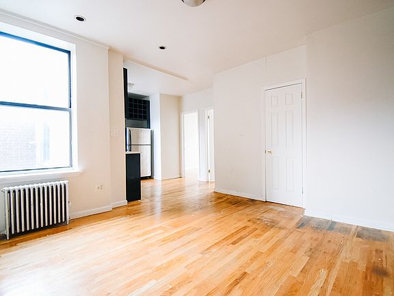 4th image of 665 Lenox Ave #8A