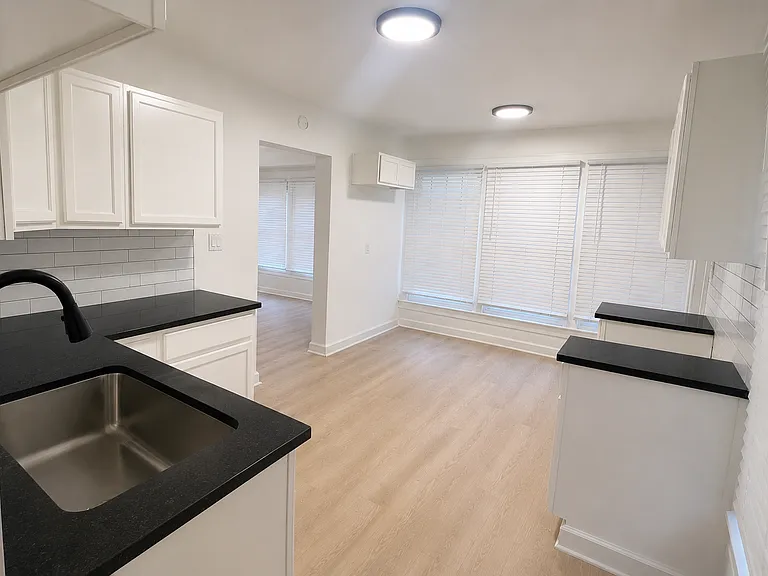 4112 Park Ave — Photo 3