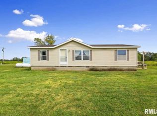 26462 E McKinley Rd, Canton, IL 61520