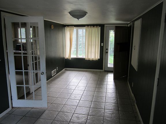 2nd image of 9 Charles Street