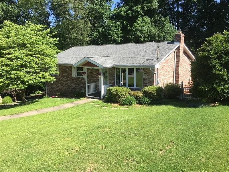 1st image of 626 Oakridge Dr