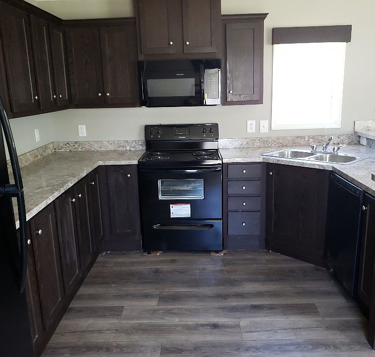 2nd image of 135 W Sourwood Dr
