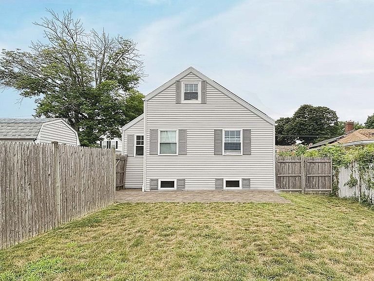 Listing photo 3