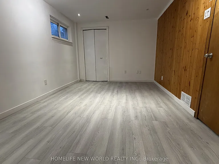 135 Pineway Blvd #LOWER LEVEL — Photo 5