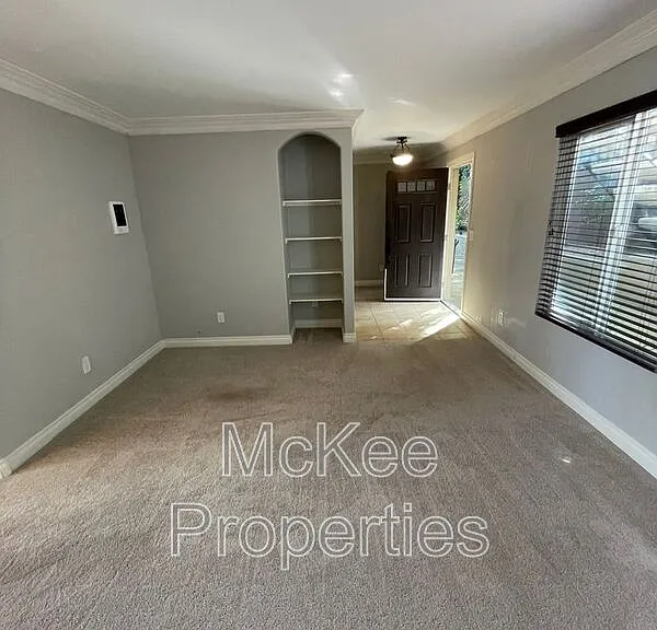 4328 College Ave — Photo 3