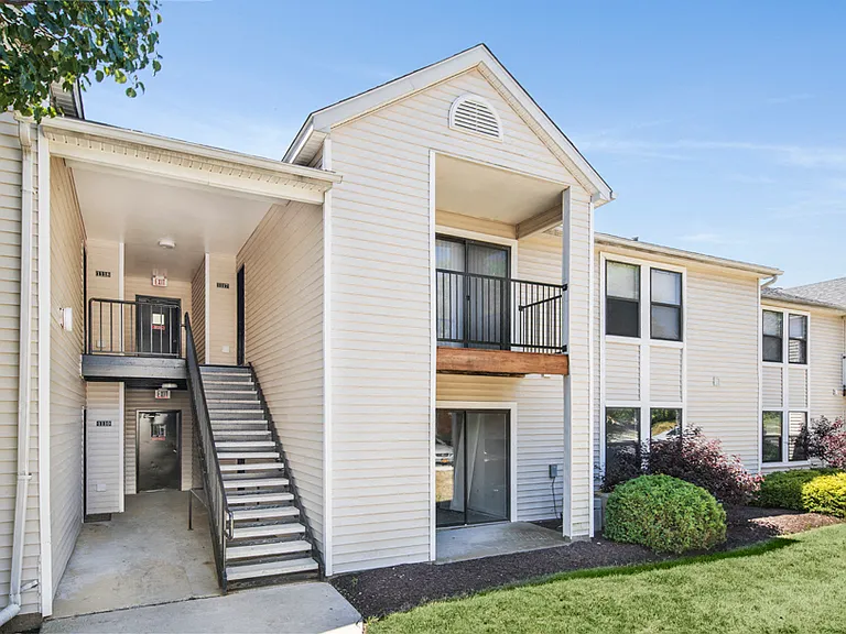 Boulder Pointe Apartments — Photo 3