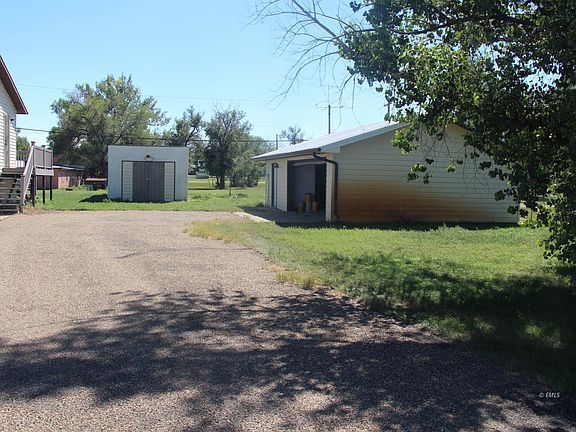 3rd image of 214 E Laundre Ave