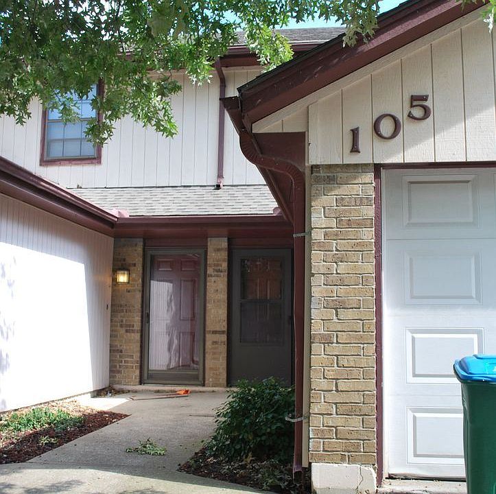 1st image of 105 SW Oxford Pl #10576398