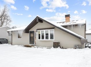 105 Adobe Cir, Carpentersville, IL 60110