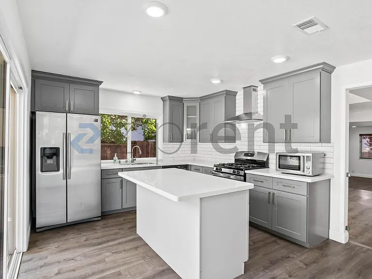 378 Spring Valley Ln — Photo 12
