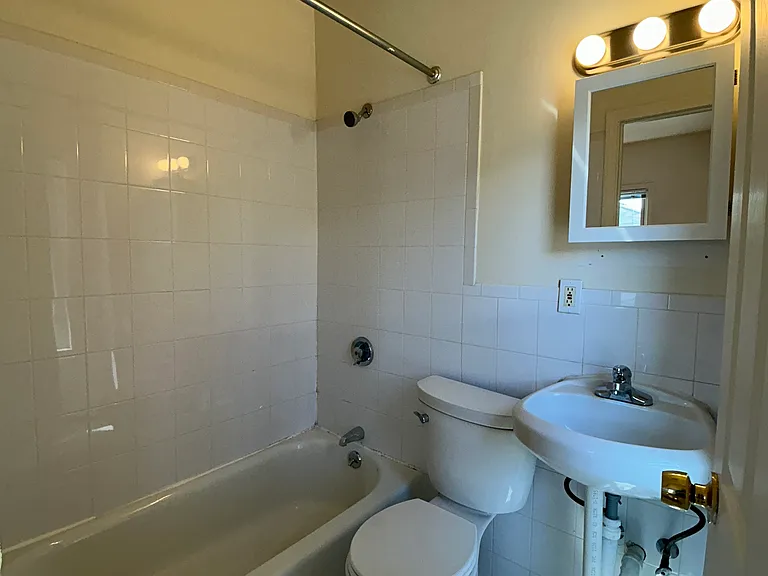 11 Snow St #2L — Photo 7