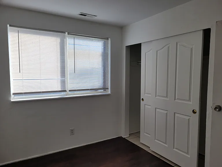 2519 S Parkcrest Dr #4 — Photo 14