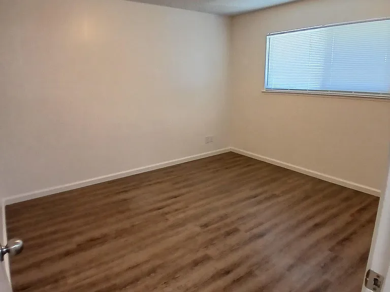 1251 Kenny Dr #13 — Photo 5