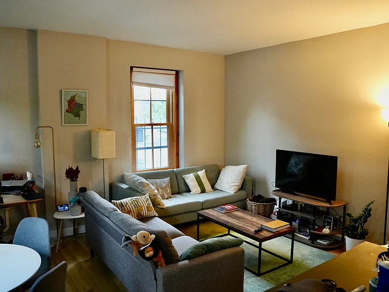1010 State St #4 — Photo 2