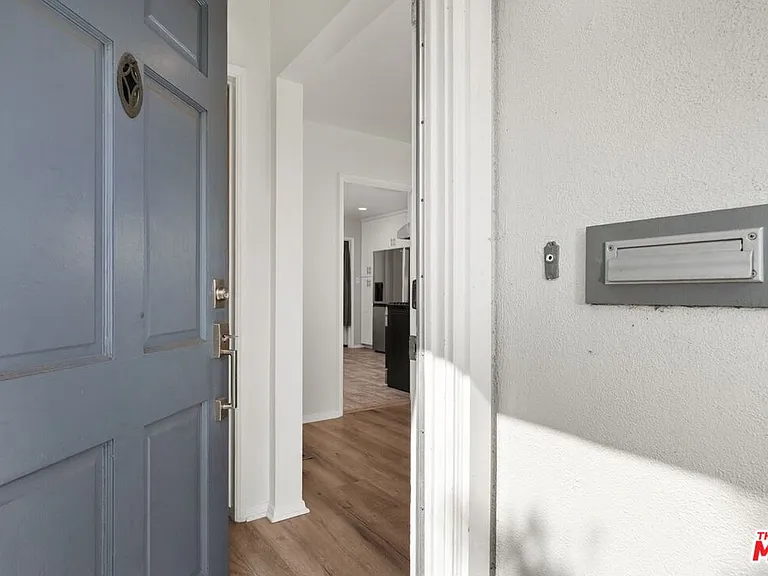 1019 Amherst Ave — Photo 2