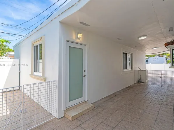 201 SW 51st Ct, Miami, FL