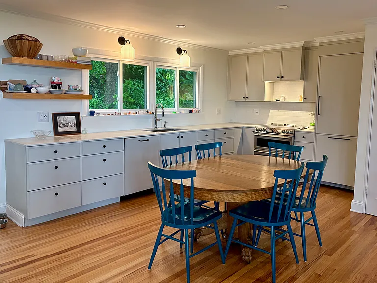 12 Wolf Rd — Photo 4