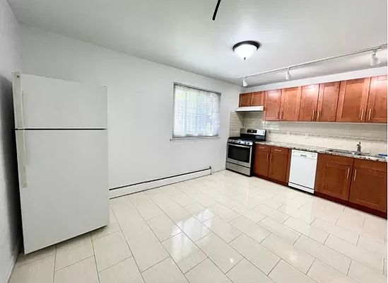 2nd image of 23-26 41st St #A2