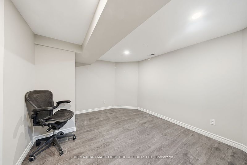 Ajax House for rent - 1 Bedroom — photo 13