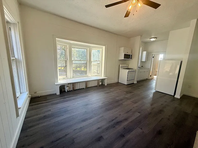 900 McClellan St — Photo 4