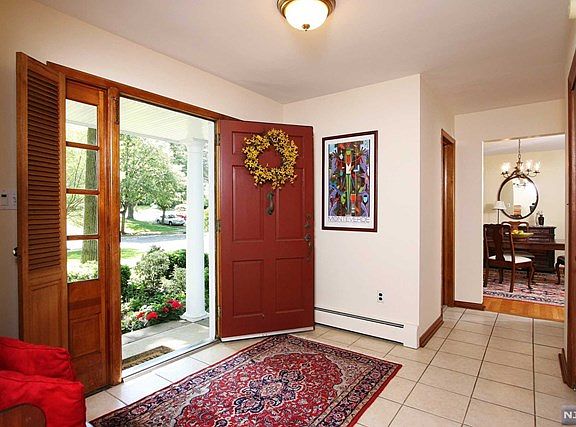 Center Entry