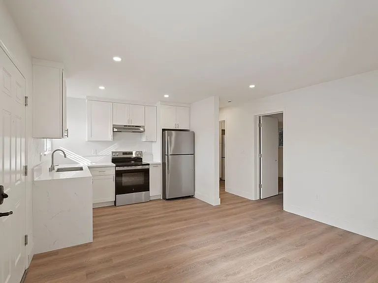 1622 Palm St - 2 Bedroom 2 Bath Fully Renovated: Move In Available Now | July 1st, 2026 Units Ava... — Photo 2