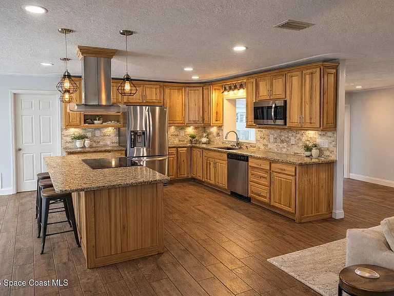2130 S Patrick Dr — Photo 2
