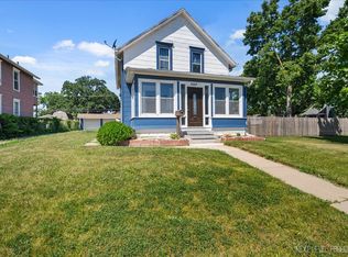 12 N Lincolnway, North Aurora, IL 60542