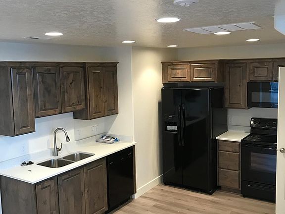 4th image of 387 W Park View Ln