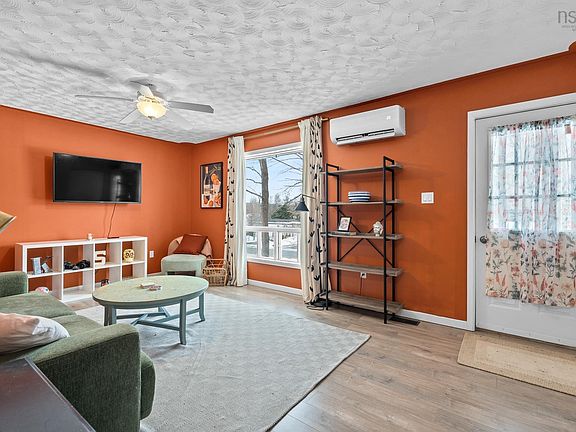 4th image of 346 Lamont Rd N