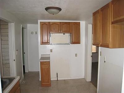 4th image of 7292 Dyke Ave