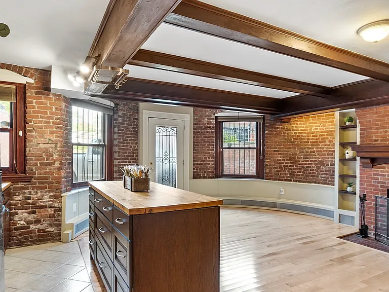 346 Beacon St #1 — Photo 5