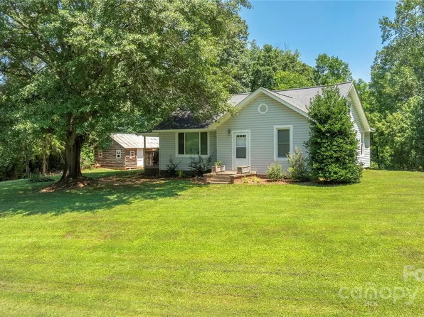 2770 Saint James Church Rd, Newton, NC 28658