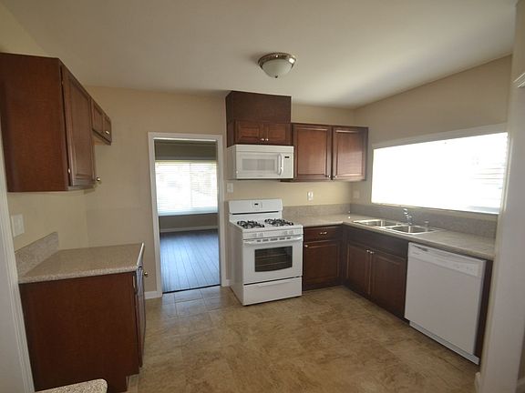 3rd image of 1642 W 84th St