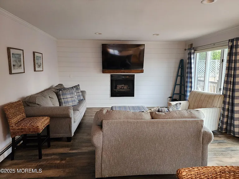 416 Blodgett Ave — Photo 9